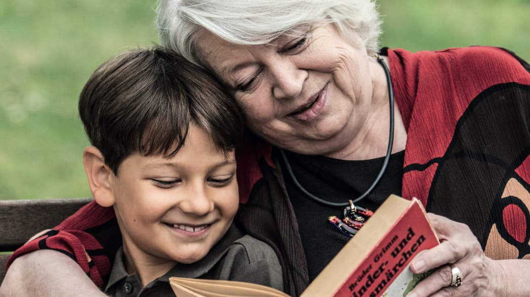 Video zur Aufklärungskampagne für Senioren für das Bayerische Staatsministerium für Gesundheit und Pflege brandarena produzierte einen Film zum Making-of der Kampagne mit echten Menschen und echten Gefühlen. So funktioniert zielgruppengerechte Ansprache.