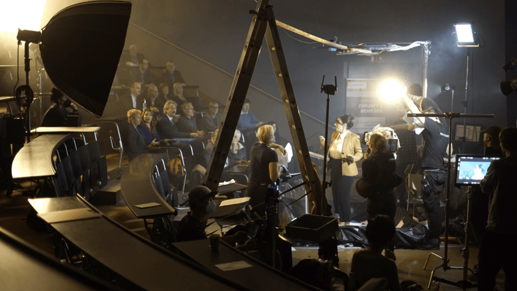 Informationsfilm zum Thema Hate Speech gegen Frauen | brandarena Informationsfilm zum Thema Hate Speech gegen Frauen | brandarena