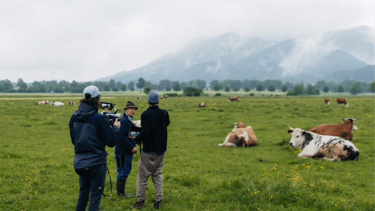 stmfas ehrenamt Aufklärungskampagne für Senioren: Mein Freiraum. Meine Gesundheit. In jedem Alter. Drei ältere Herren genießen das Leben.